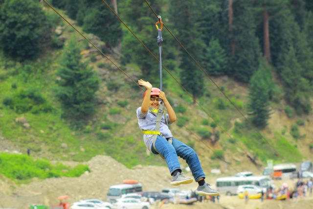 ZIP LINE