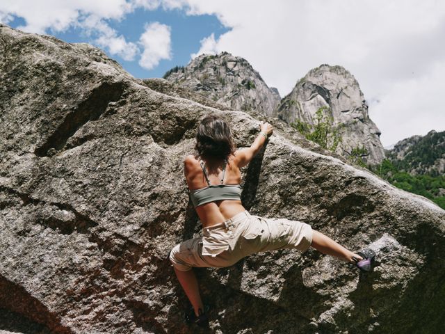 ROCK CLIMBING Wall