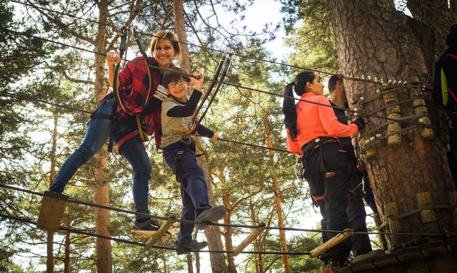TREE TOP ROPE COURSE