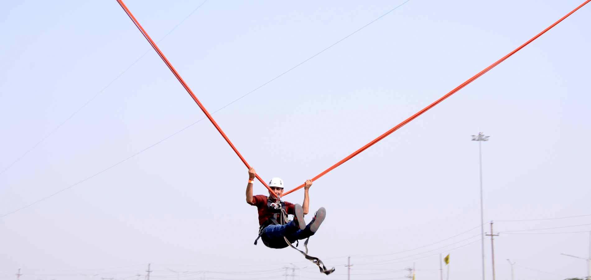 HUMAN BUNGEE SLING SHOT